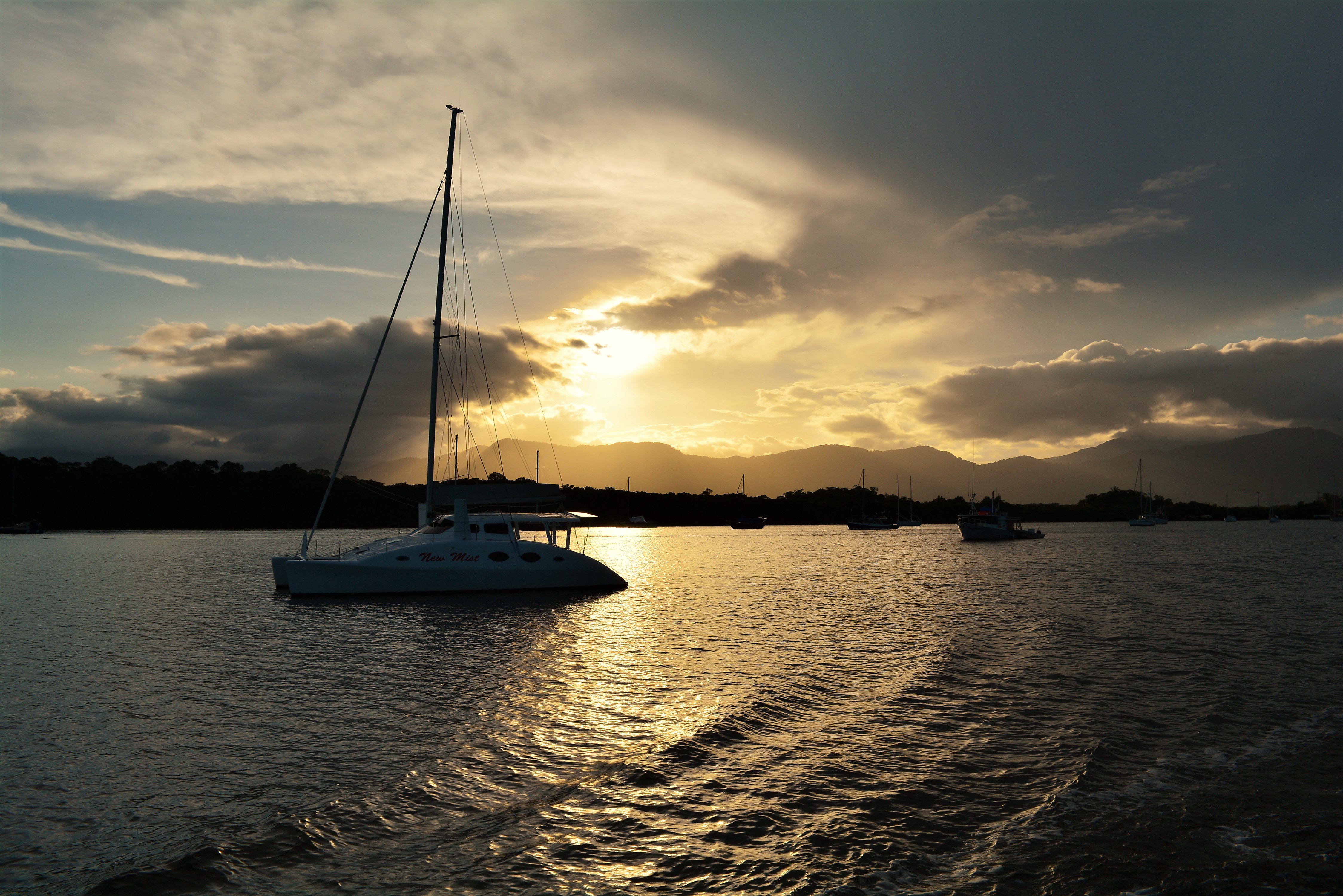 Cairns Sunset Harbour Cruise Woody World Packer