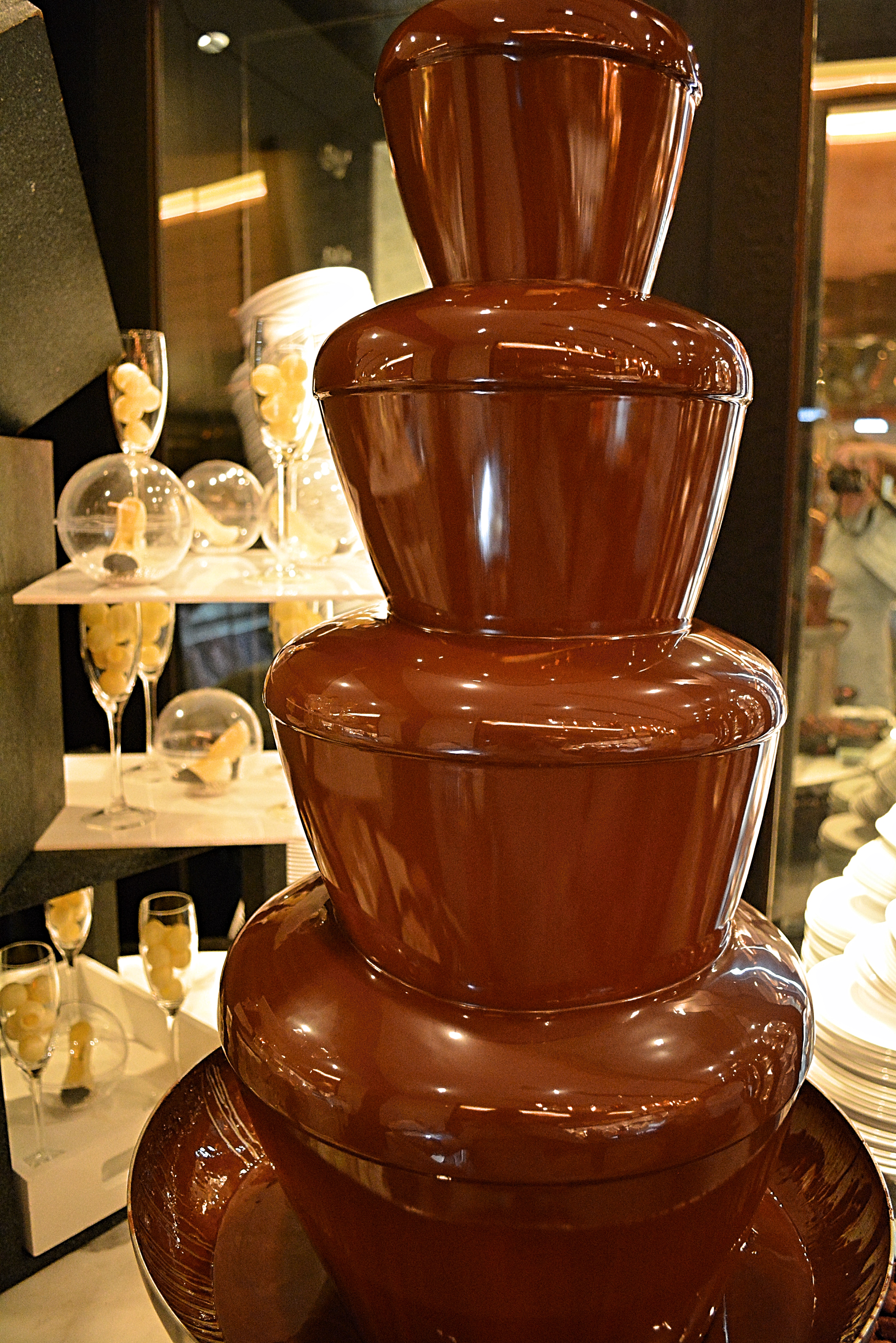 Chocolate Fountain at Kitchen Restaurant at the W Hotel Hong Kong | Woody  World Packer