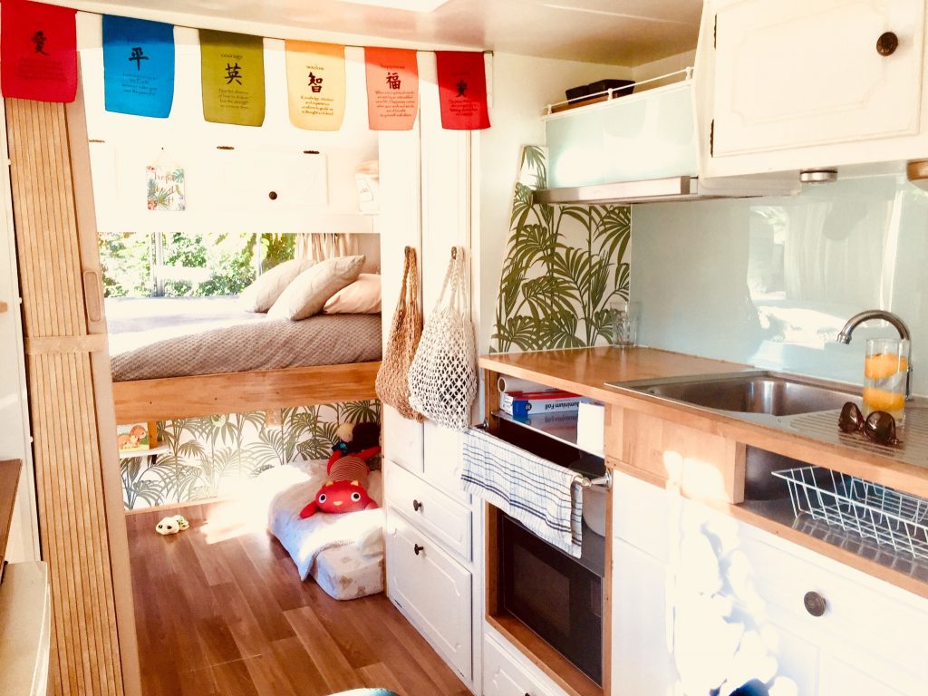 DIY renovation of our 80ties Caravan Before & After Photo’s Woody